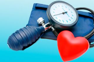 Hypertensiepatiënten moeten een tonometer aanschaffen en regelmatig hun bloeddruk meten.